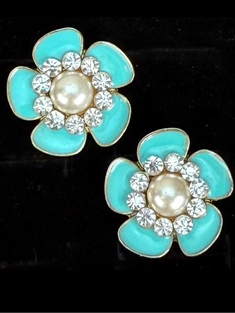 Vintage silvertone blue bling weighted flower pierced earrings